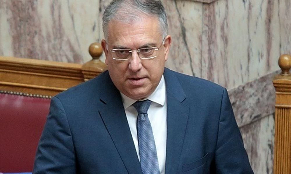 Θεοδωρικάκος: Μοιράζει 10 εκατομμύρια στις περιφέρειες της χώρας